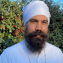 Ben Trihub - Yoga Teacher RYK Yoga