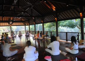 The Power of Silence: 6 Reasons to Attend a Silent Meditation Retreat