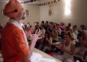 what should you expect from kundalini yoga teacher training